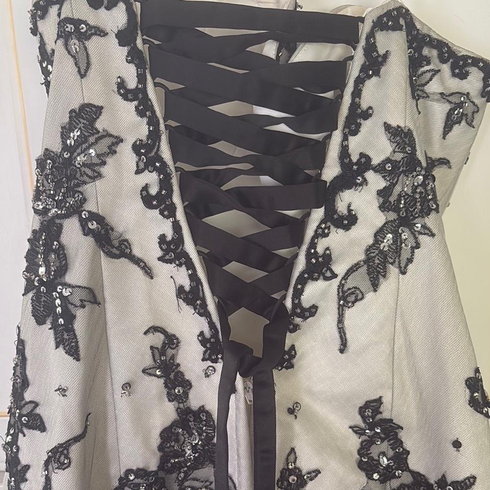 Mori Lee Black and White prom quinceañera Dress sz 9/10 tool lace sequins beauty - Picture 8 of 17